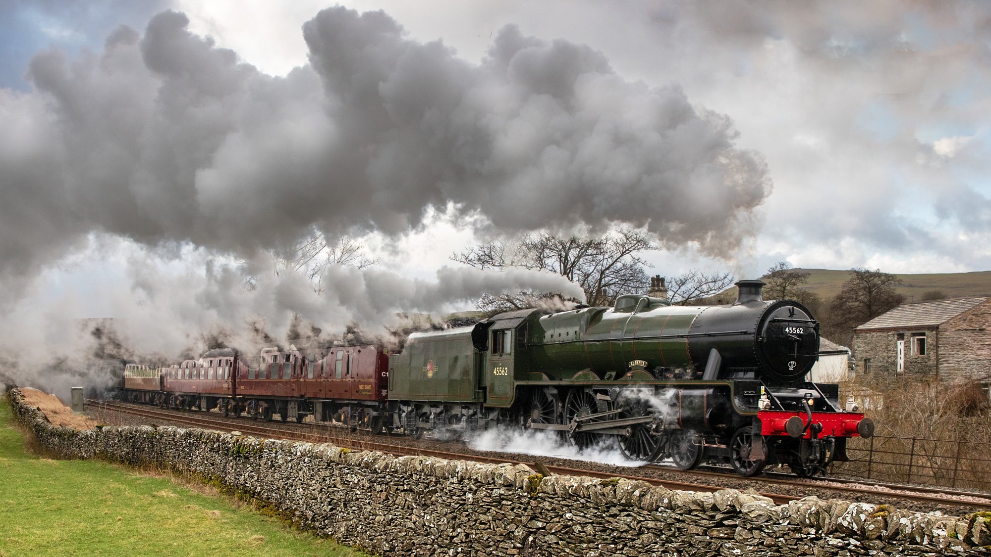 photo of a steam train on the Settle Carlisle railway